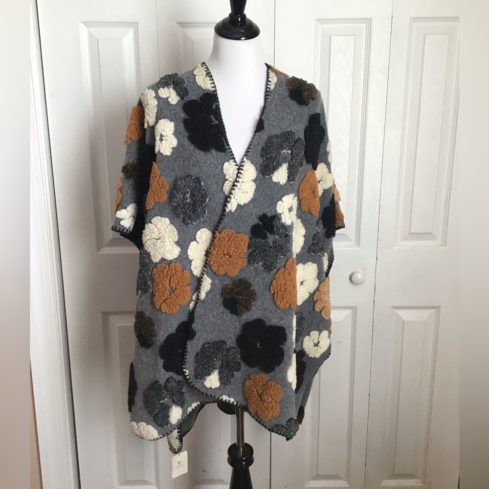 Puffy Floral open poncho